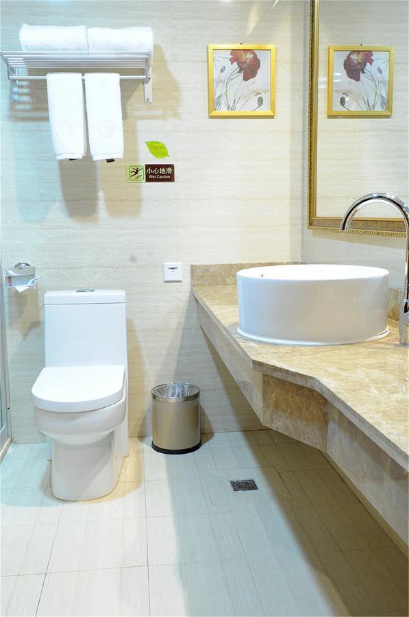 Vienna Hotel Guangzhou Airport Extérieur photo